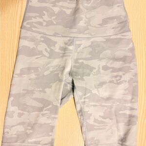 Lululemon Wunder Under High-Rise Short 10 Size 6